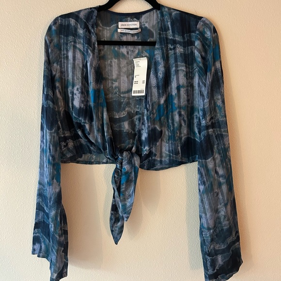 Urban Outfitters tie front top - Picture 1 of 3